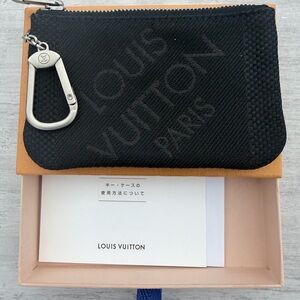 LOUIS VUITTON  Pochette/Key Cles Damier Geant Canvas